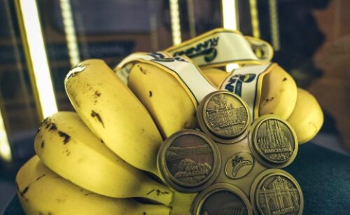 La Media Maratón de Barcelona dona alrededor de 2.000 kilos de alimentos al Banc dels Aliments
